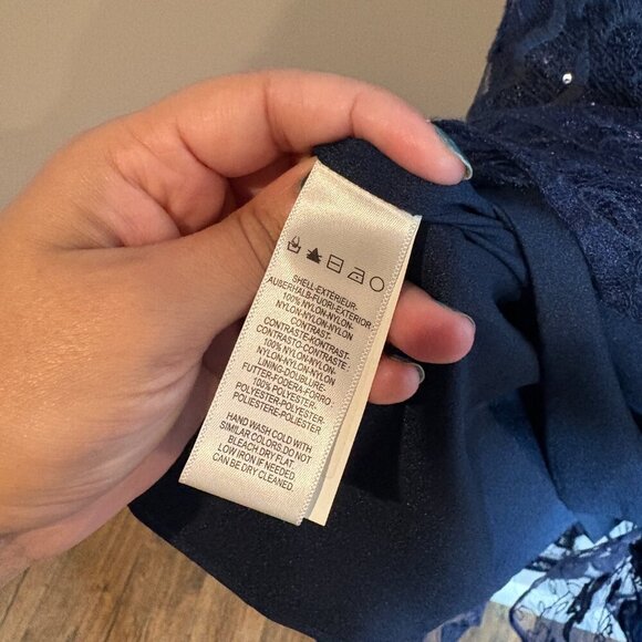 Dress the Population Roseanna Flutter Sleeve Sequin Lace Dress in Navy - Picture 7 of 8